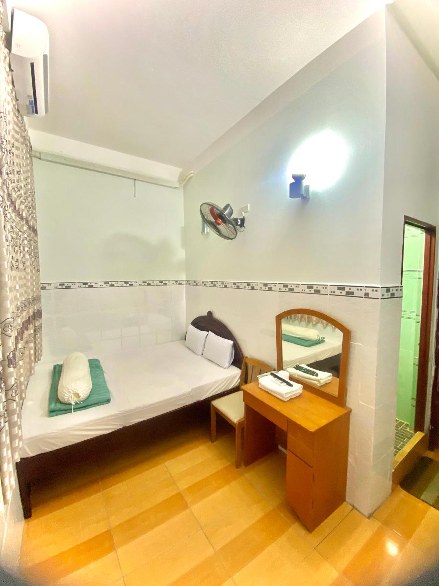 Nha Nghi Cam Tien 2 Hostel Ha Tien Luaran gambar