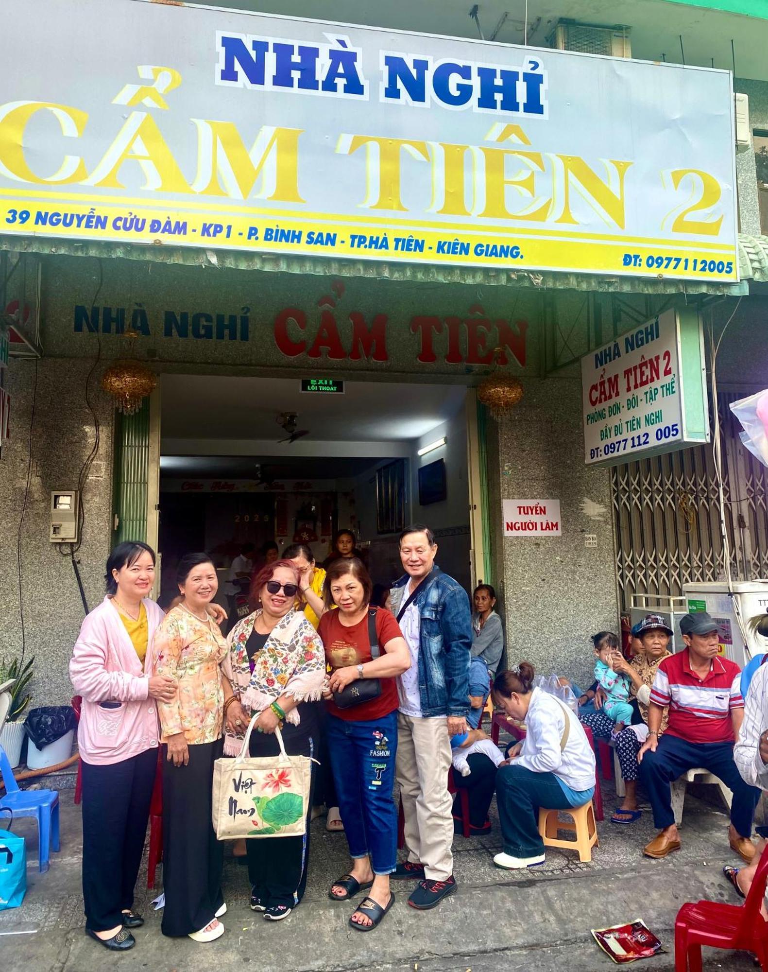 Nha Nghi Cam Tien 2 Hostel Ha Tien Luaran gambar